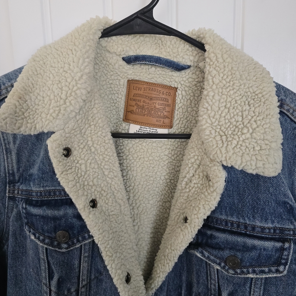 Levis Trucker Jacket - Picture 2 of 5